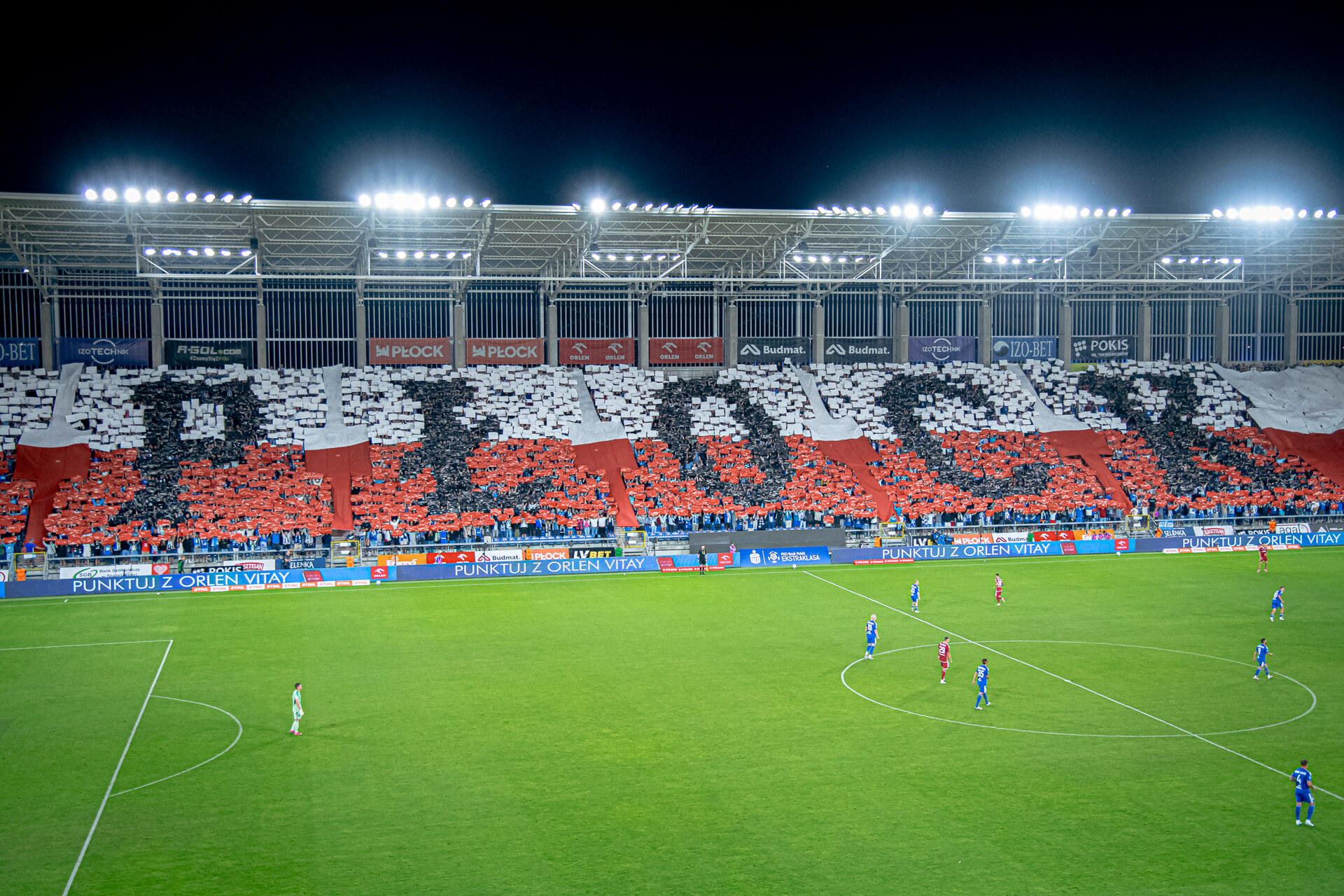 Oprawa na stadionie Wisły Płock w trakcie Derbów Mazowsza