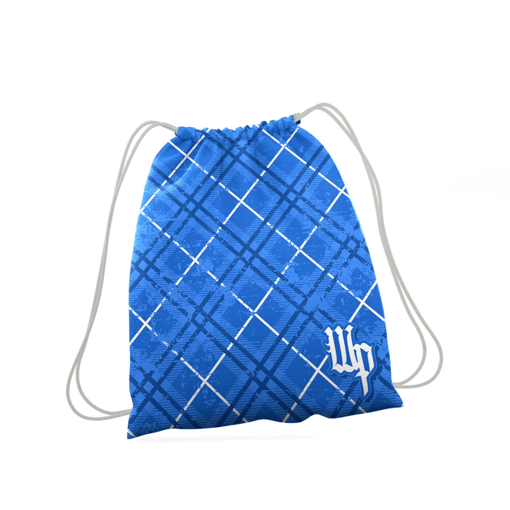 Niebieski worek-plecak na sznurki z białymi liniami tworzącymi kraciasty wzór i logo w dolnym rogu.